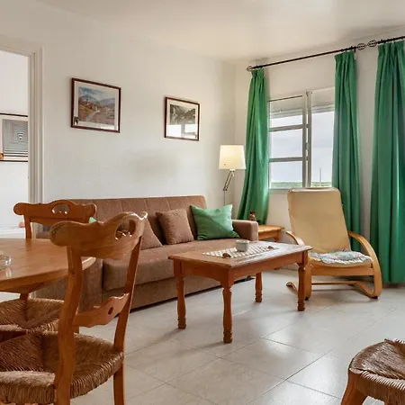 2 Bedroom Lovely In Apartment *